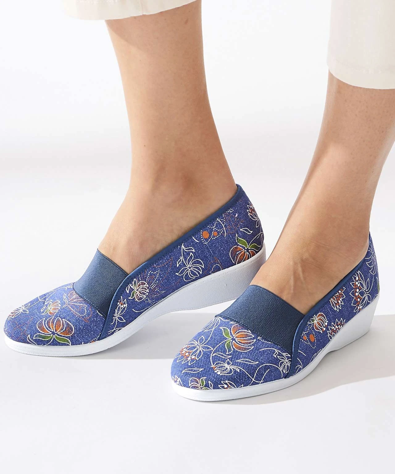 Canvas Shoe 1 Canvas Shoe