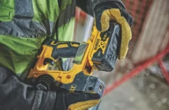 DeWalt DCH274P2-GB 3.3kg 18V 2 X 5Ah Li-Ion XR Brushless Cordless SDS-Plus Hammer Drill -Berghaus Sales 473KJ A4