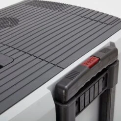 45-Litre 12V 240V Cooler -Berghaus Sales go 352439 i